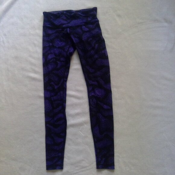 Lululemon's Wunder Up Pant III IN Warp Super Purple & Black Workout Leggings - Picture 4 of 8